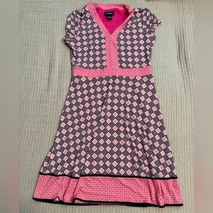 Liz Claiborne Woman’s Medium Short Sleeve Geometric Pattern Dress. Gently Used